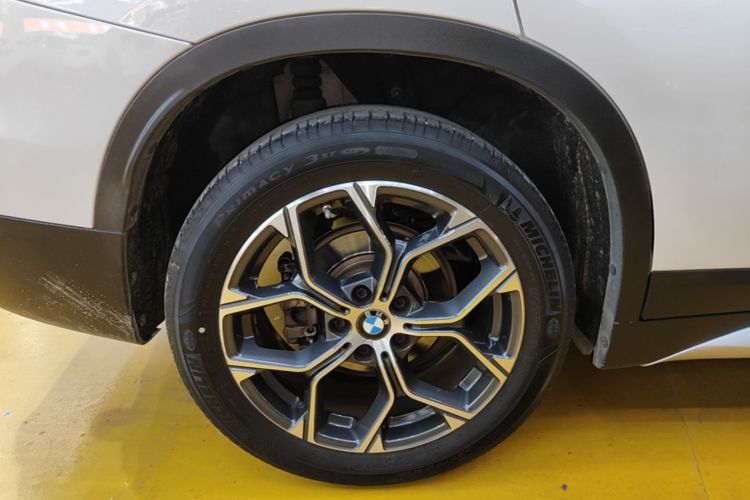BMW X1 2020 car image #10