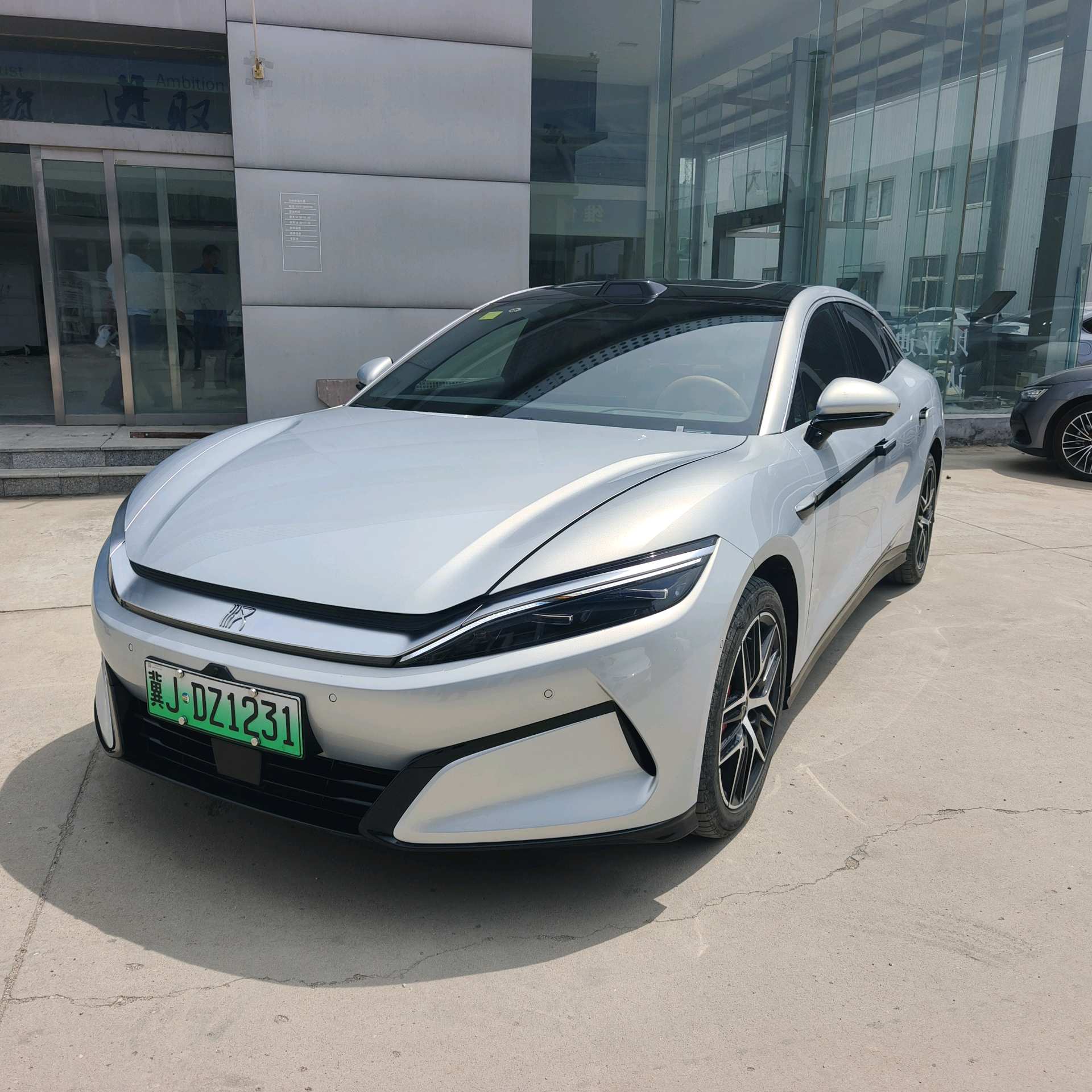 BYD HanL 2025 BYD HanL 2025 immagine di auto