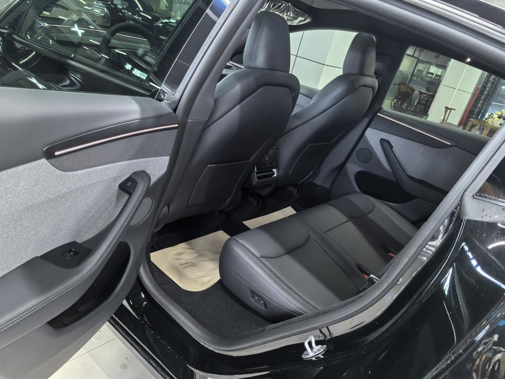 Tesla Model Y 2026 #8 Tesla Model Y 2026 car image #8