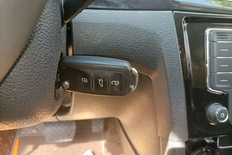 Volkswagen Bora 2016 immagine di auto #14