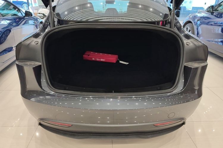 Tesla Model 3 2024 #19 Tesla Model 3 2024 car image #19