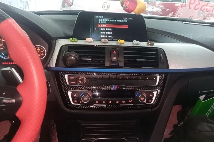 BMW 3 Series 2018 imagen de coche #17
