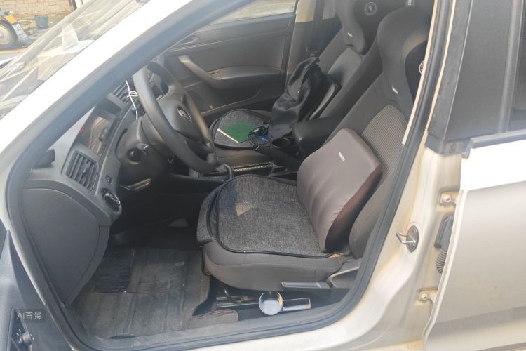 Volkswagen Santana 2017 imagen de coche #17