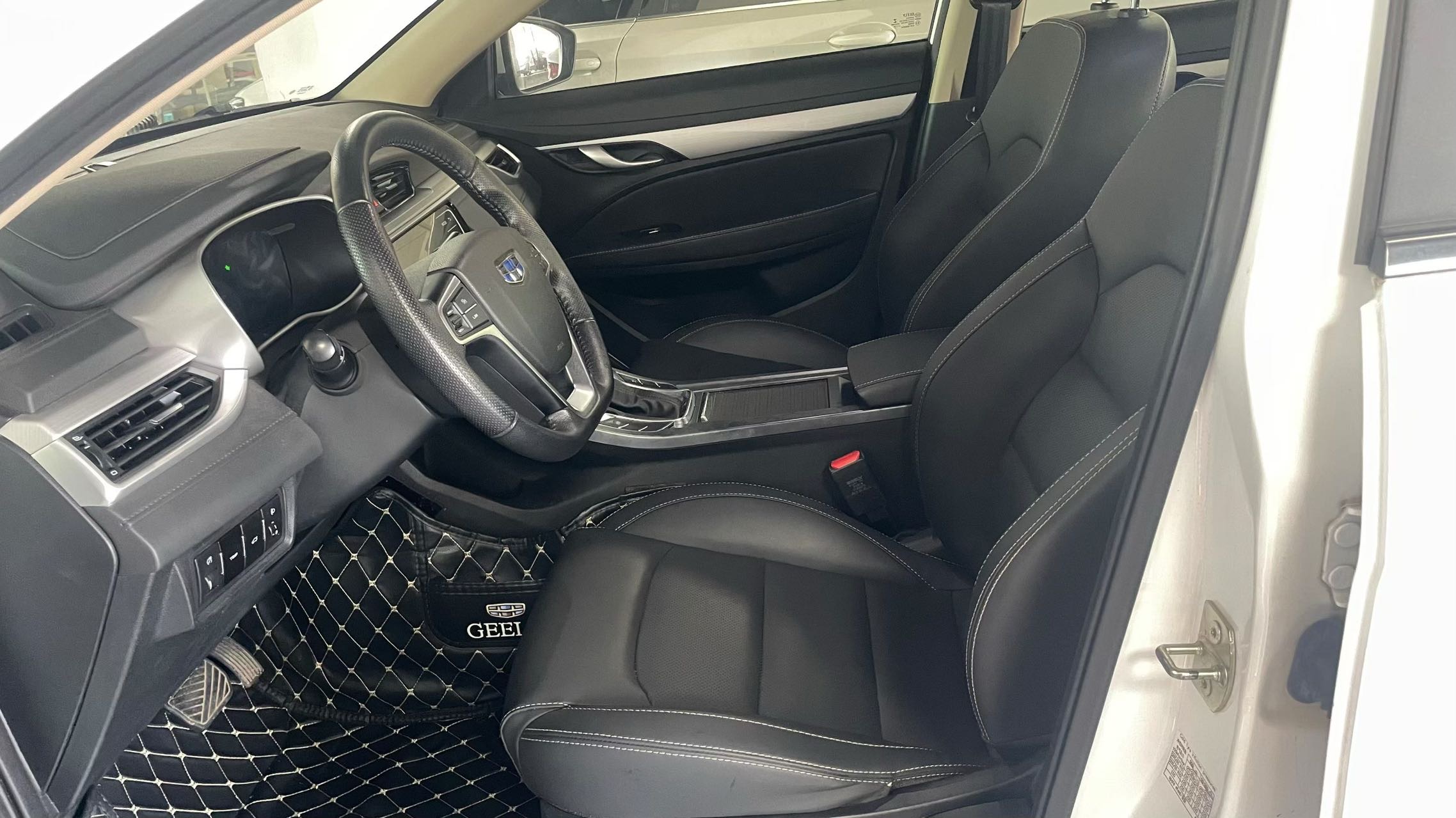 GEELY Emgrand 2019 #3 GEELY Emgrand 2019 car image #3