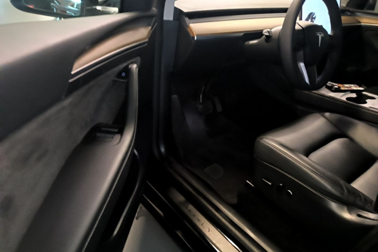 Tesla Model Y 2021 #16 Tesla Model Y 2021 car image #16