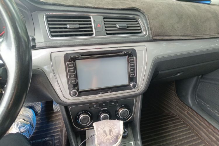 Volkswagen Lavida 2015 car image #13