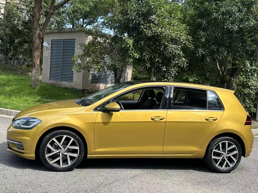 Volkswagen Golf 2018 car image #6