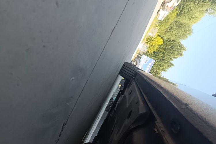 2025 car image #27