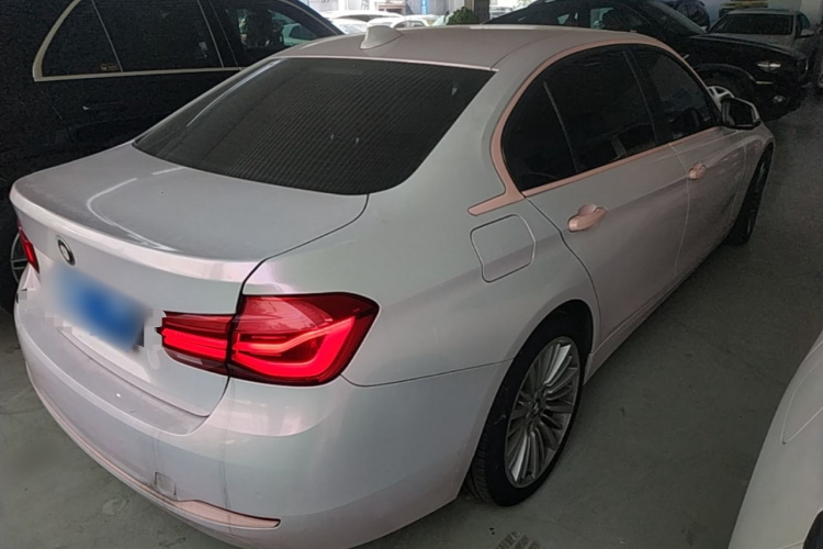 BMW 3 Series 2018 car image #7