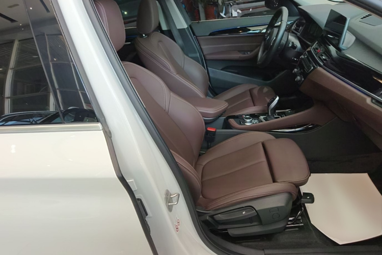 BMW X1 2021 car image #24