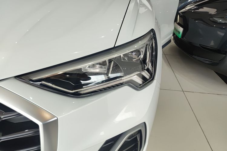Audi Q3 2023 #23 Audi Q3 2023 car image #23
