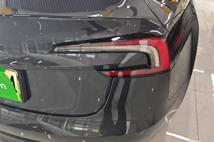 Tesla Model 3 2025 car image #8