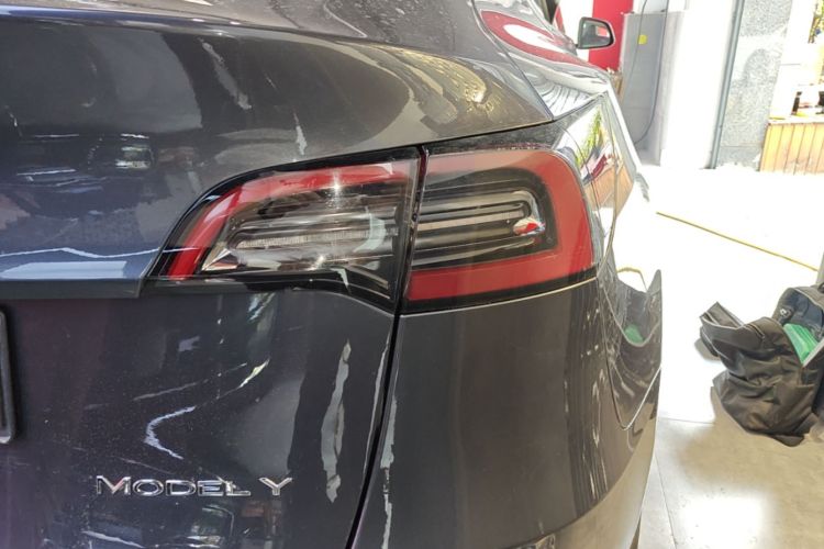 Tesla Model Y 2022 #8 Tesla Model Y 2022 car image #8
