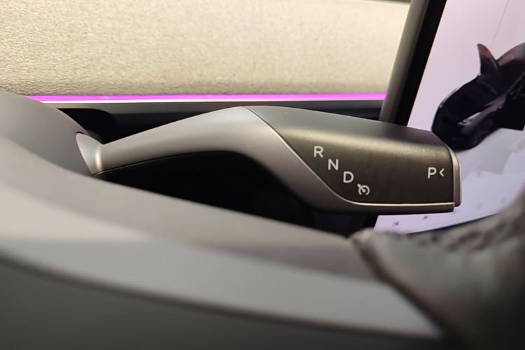 Tesla Model Y 2023 #21 Tesla Model Y 2023 car image #21