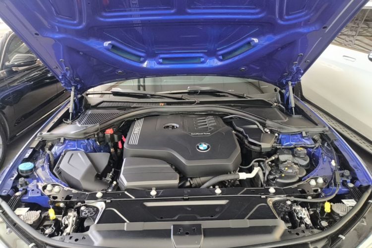 BMW 3 Series 2020 car image #20