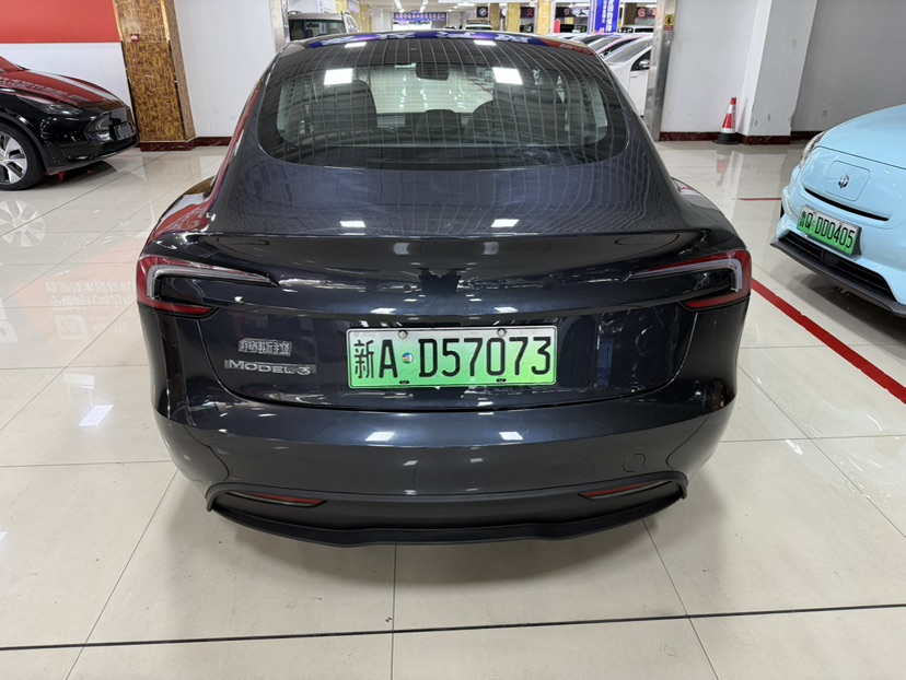 Tesla Model 3 2024 immagine di auto #8