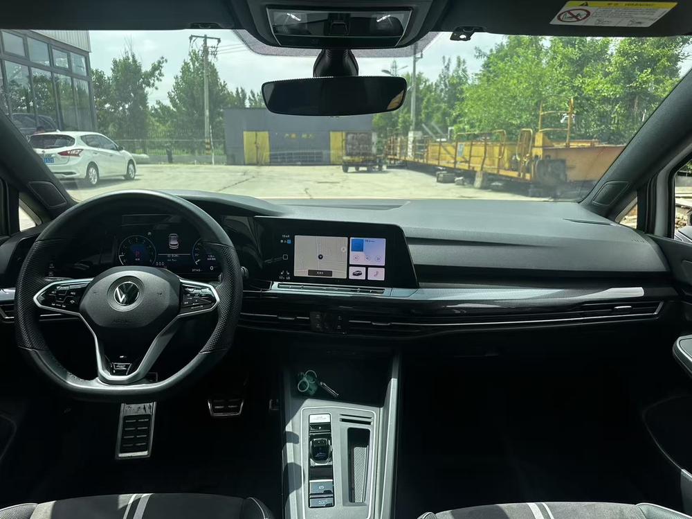Volkswagen Golf 2023 car image #8