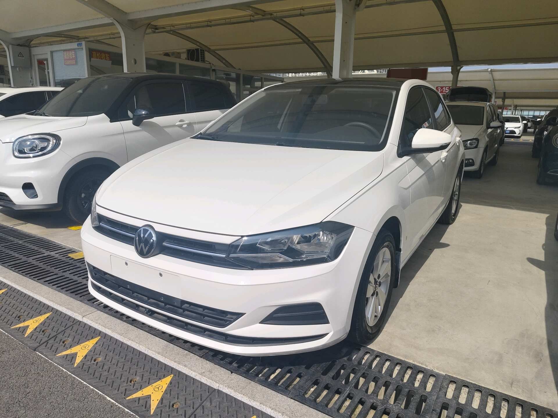 Volkswagen Polo 2021 car image 