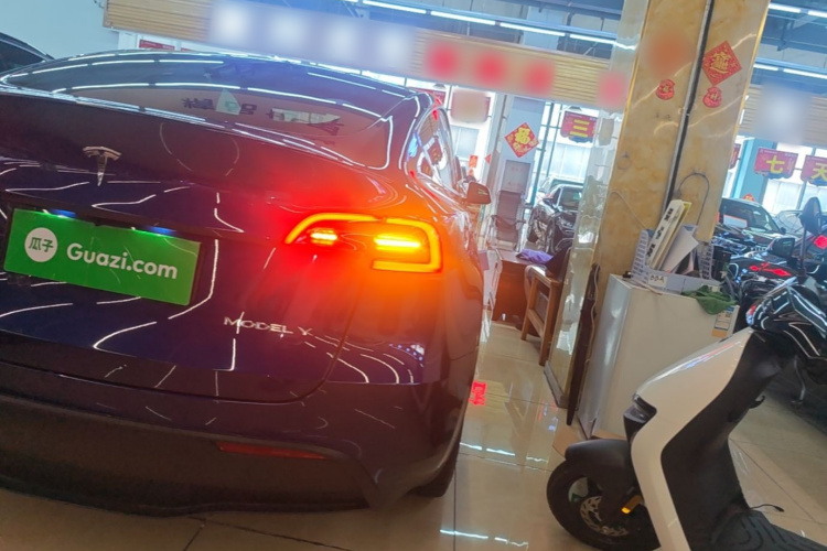 Tesla Model Y 2021 #8 Tesla Model Y 2021 car image #8