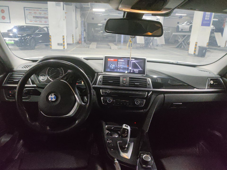 BMW 3 Series 2018 #3 BMW 3 Series 2018 car image #3