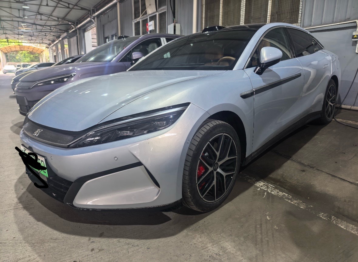 BYD HanL 2025 汽车图片 