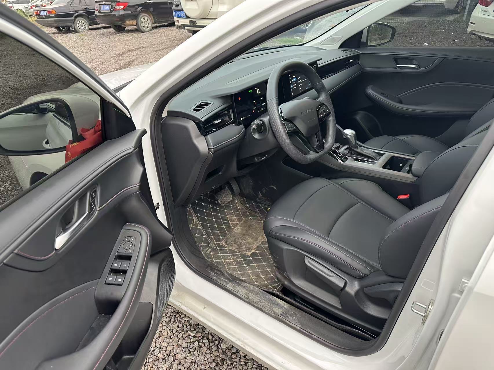 Roewe i5 2025 #5 Roewe i5 2025 صورة سيارة #5