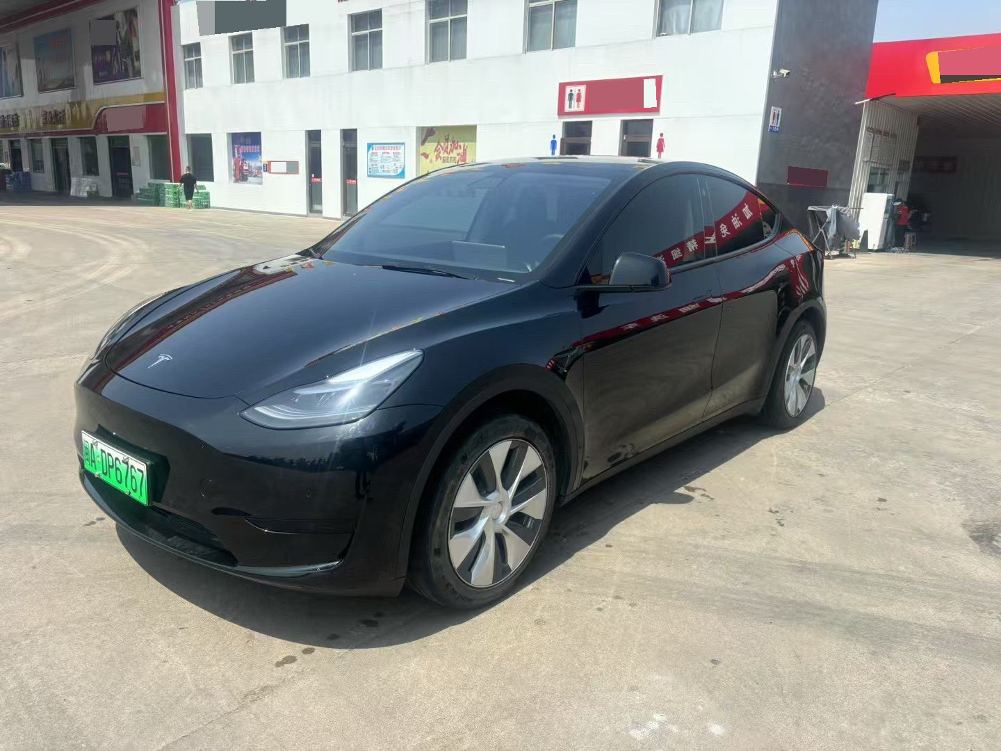 Tesla Model Y 2023 Tesla Model Y 2023 car image