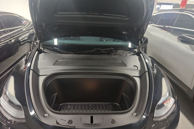 Tesla Model Y 2024 immagine di auto #20
