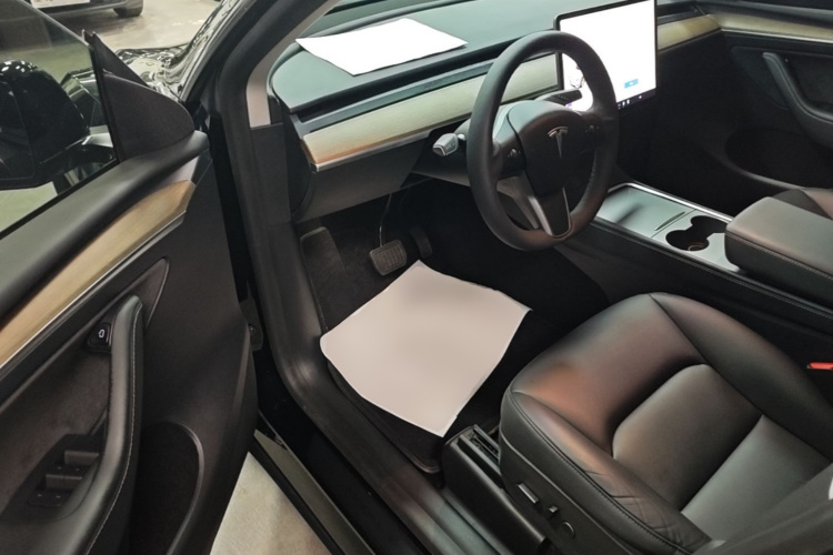 Tesla Model Y 2021 #16 Tesla Model Y 2021 car image #16