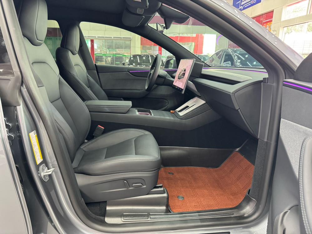 Tesla Model Y 2026 #15 Tesla Model Y 2026 car image #15