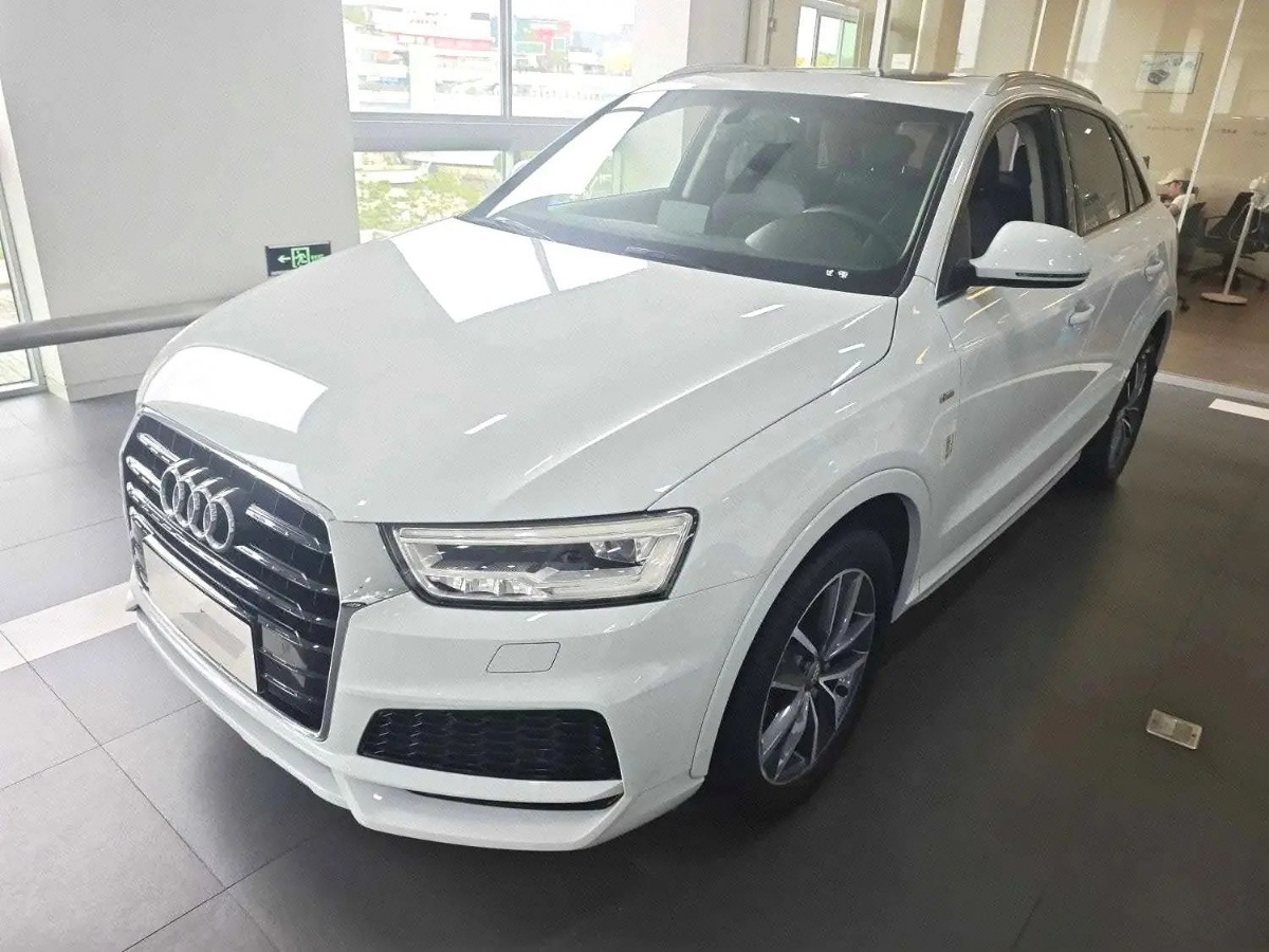 Audi Q3 2019 immagine di auto 