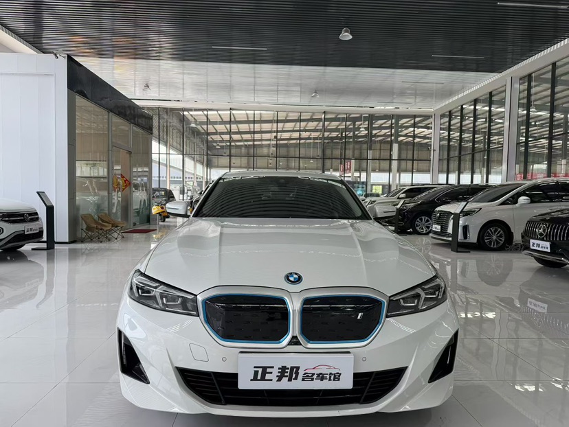 BMW i3 2025 car image #2