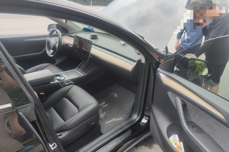 Tesla Model Y 2022 #23 Tesla Model Y 2022 car image #23