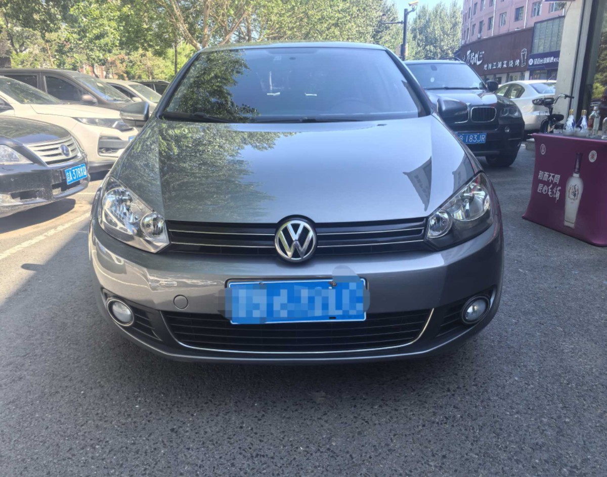 Volkswagen Golf 2012 car image #2