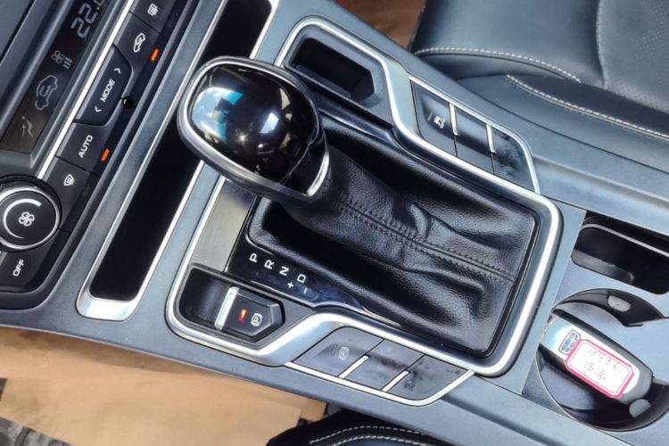 GEELY Emgrand 2018 #14 GEELY Emgrand 2018 car image #14