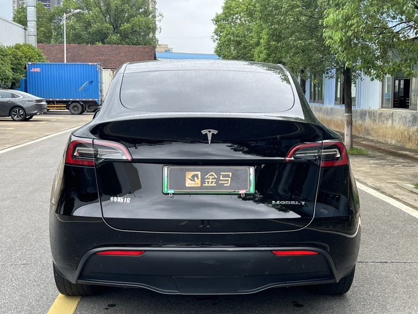 Tesla Model Y 2023 #8 Tesla Model Y 2023 car image #8