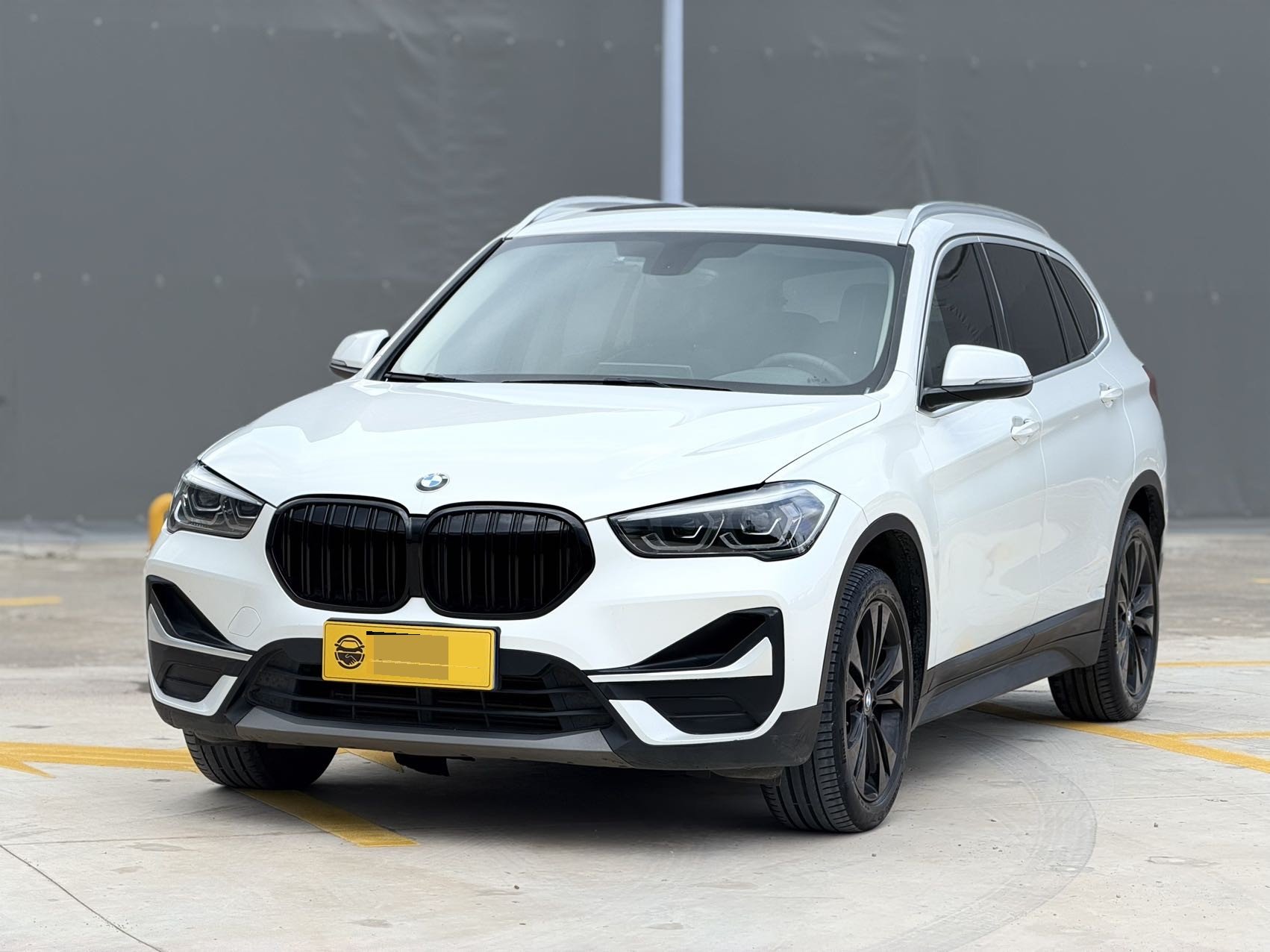 BMW X1 2021 BMW X1 2021 car image