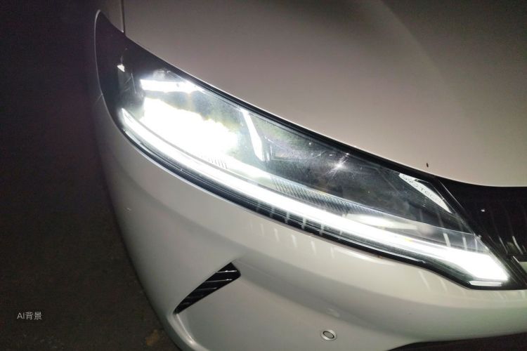 BYD YuanUP 2025 #8 BYD YuanUP 2025 car image #8
