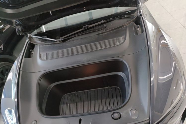 Tesla Model Y 2025 #20 Tesla Model Y 2025 car image #20