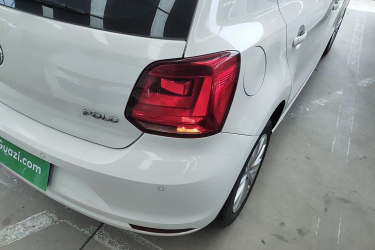 Volkswagen Polo 2016 car image #8