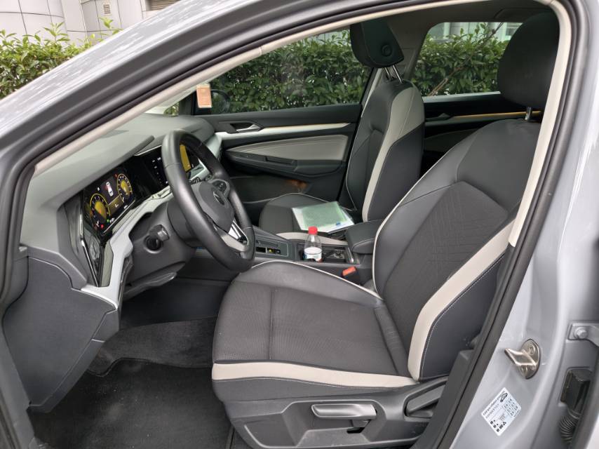 Volkswagen Golf 2022 car image #4