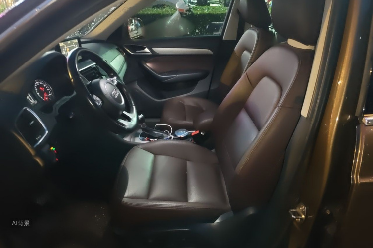 Audi Q3 2015 car image #17