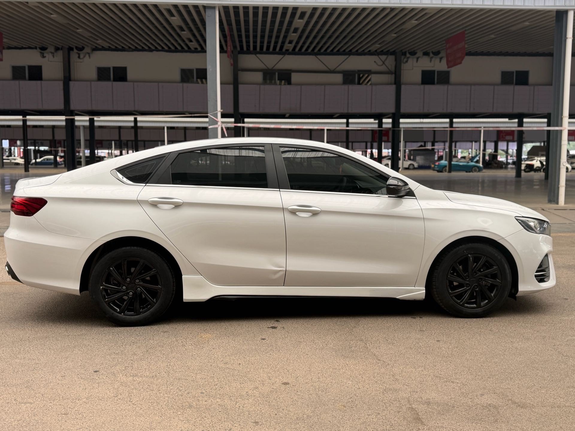 GEELY Binray 2018 car image #15