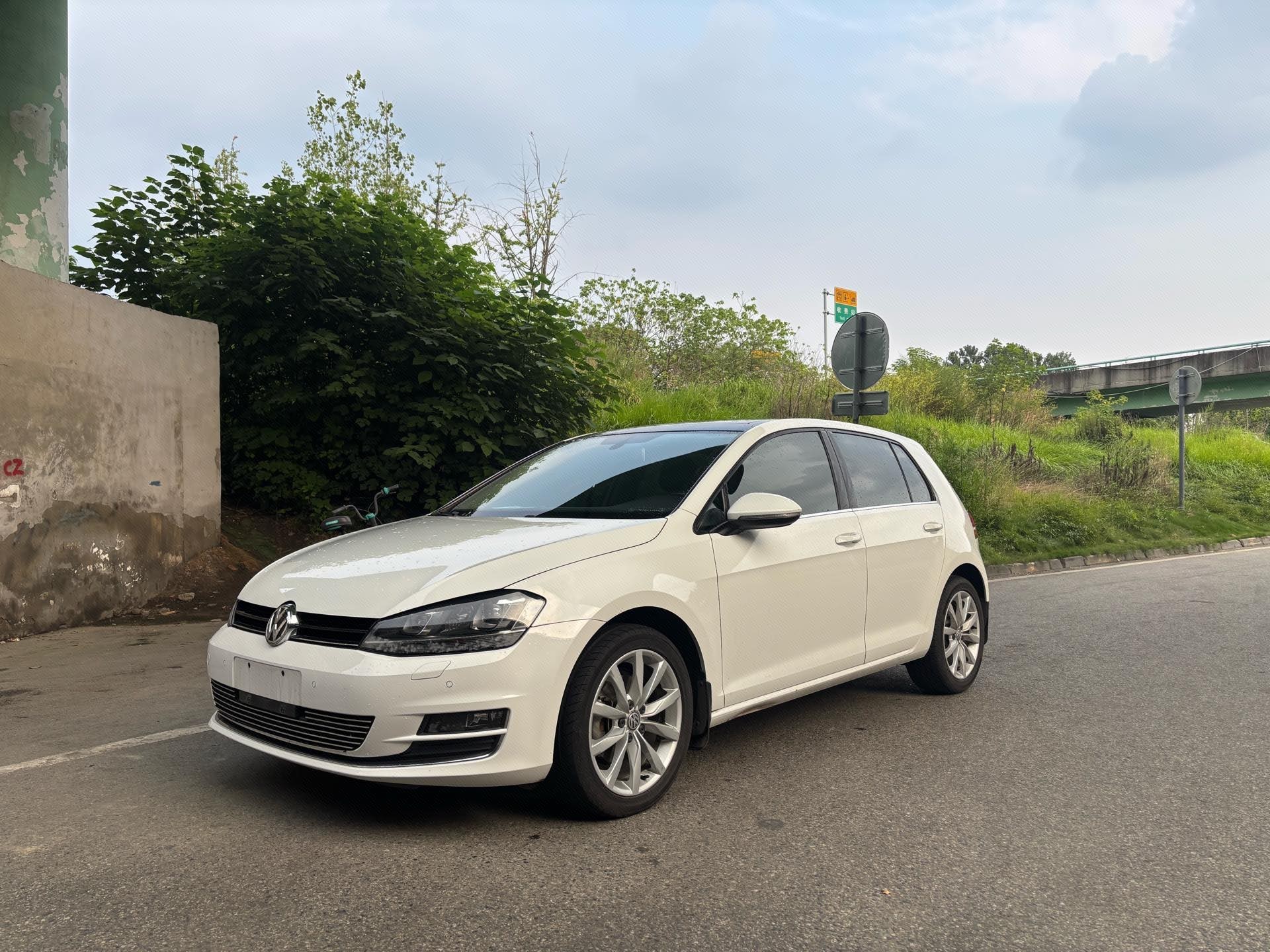 Volkswagen Golf 2015 Volkswagen Golf 2015 car image