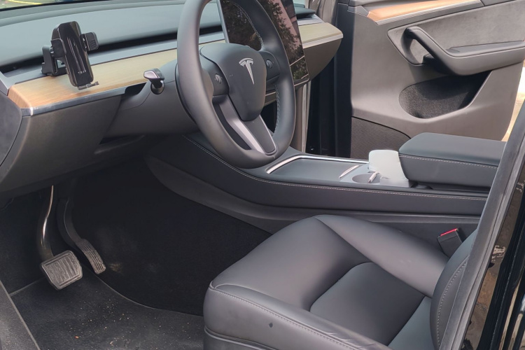 Tesla Model Y 2023 #17 Tesla Model Y 2023 car image #17