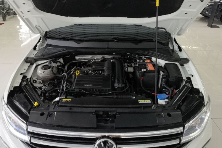 Volkswagen Bora 2023 car image #20