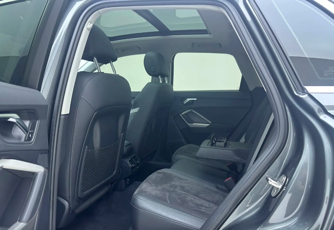 Audi Q3 2023 car image #7