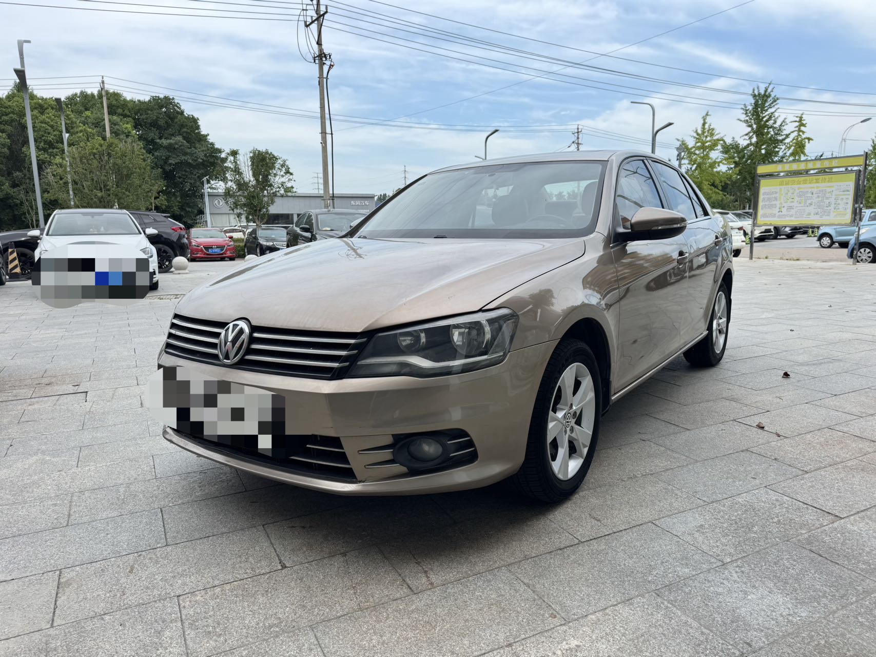 Volkswagen Bora 2013 car image 