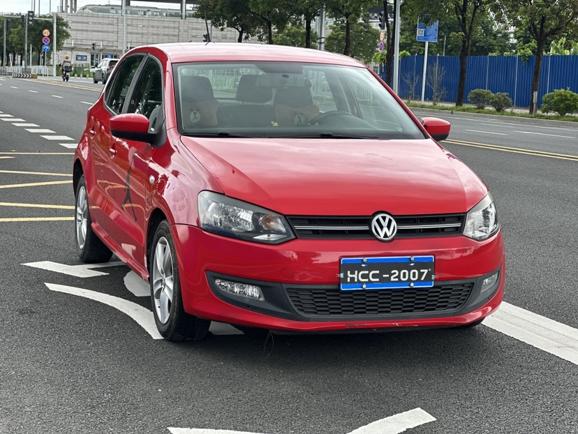Volkswagen Polo 2012 car image #3