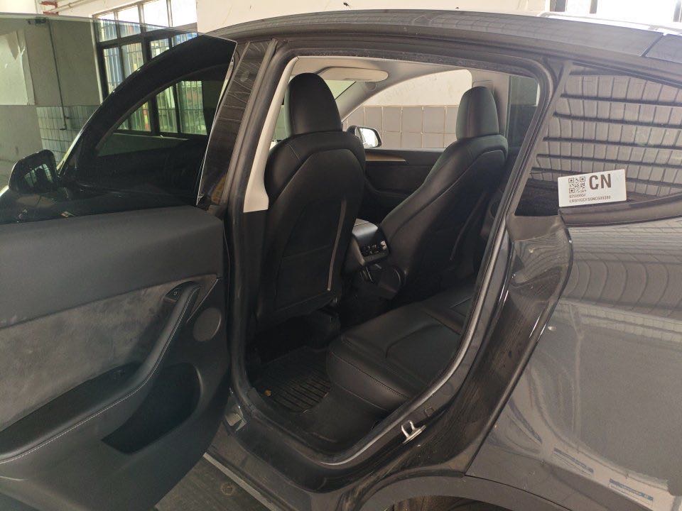 Tesla Model Y 2022 #4 Tesla Model Y 2022 car image #4